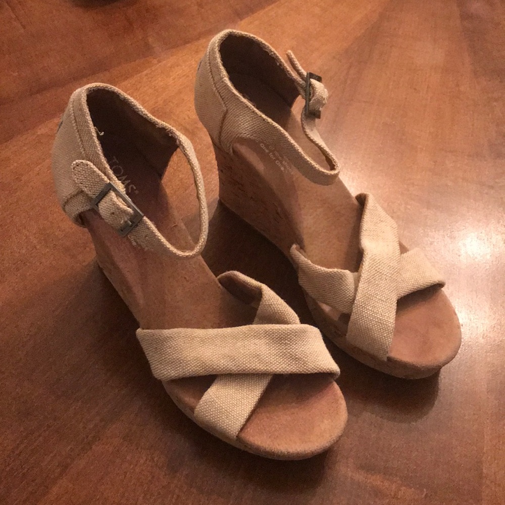 TOMS WEDGES